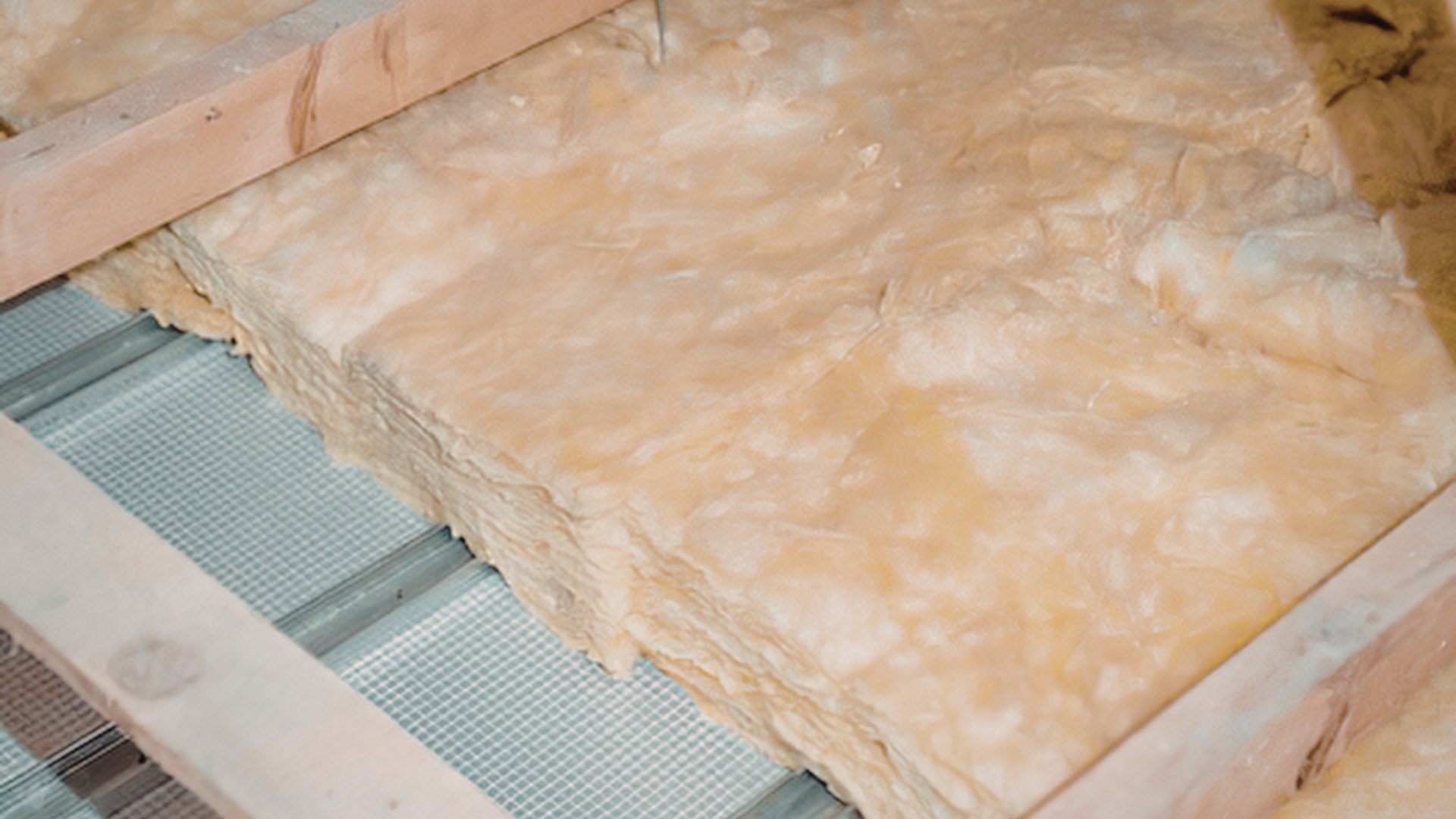 Materiale isolante termico installato su parete esterna da LD Color